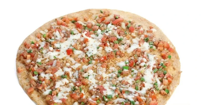 بصل وبندورة مع جبنه مشروحة - 200,000 LBP